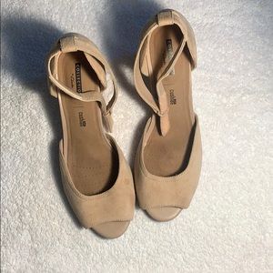 COLLECTION by  Clarks  perfect Condition size 10M